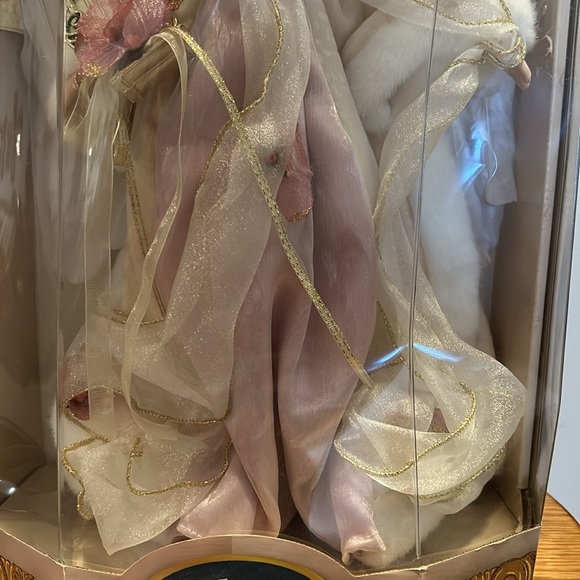 Porcelain doll - Picture 3 of 8